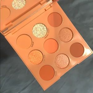 Colourpop baby got peach palette